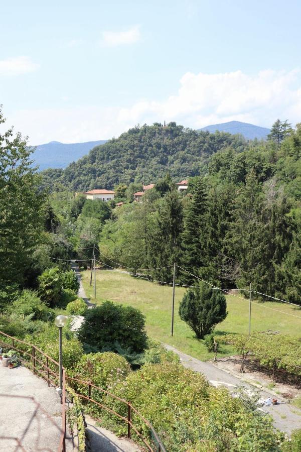 Natura Tra Bosco E Lago Castelveccana Exterior photo