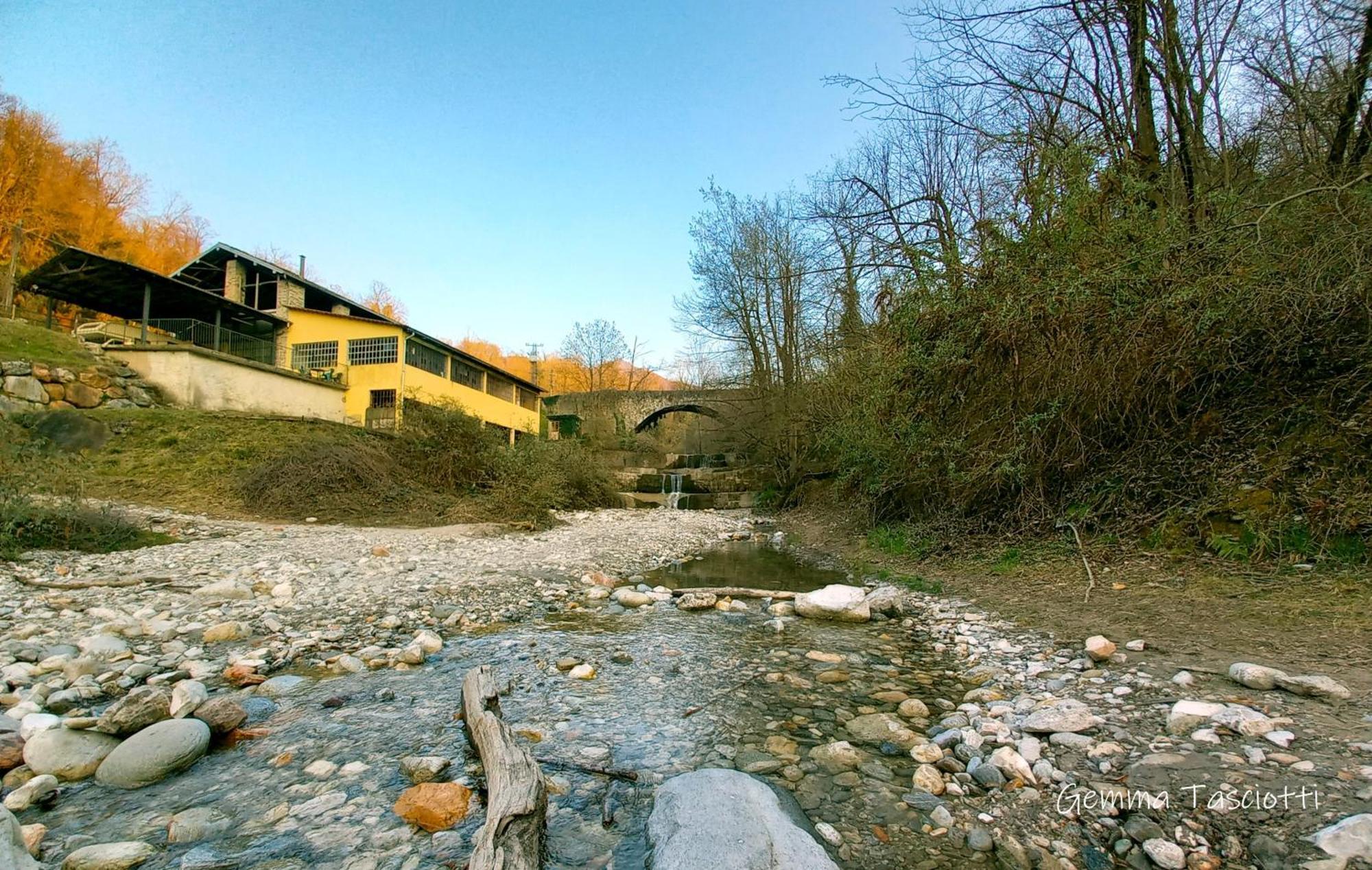 Natura Tra Bosco E Lago Castelveccana Exterior photo